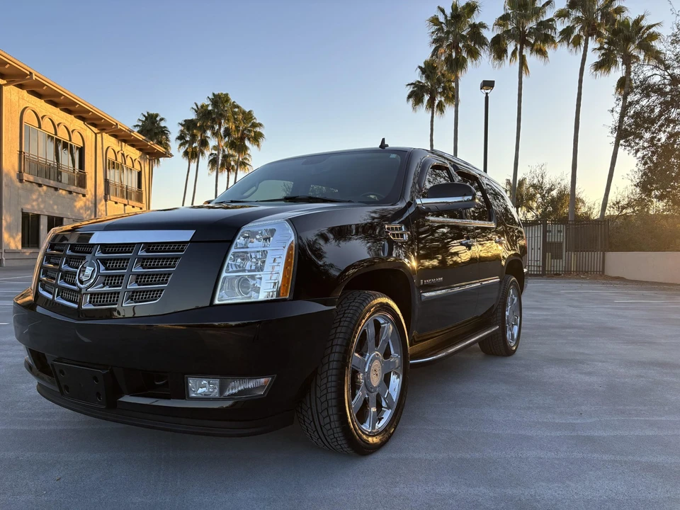 2008 Cadillac Escalade & EXT 3rd Gen - Image 2 of 31