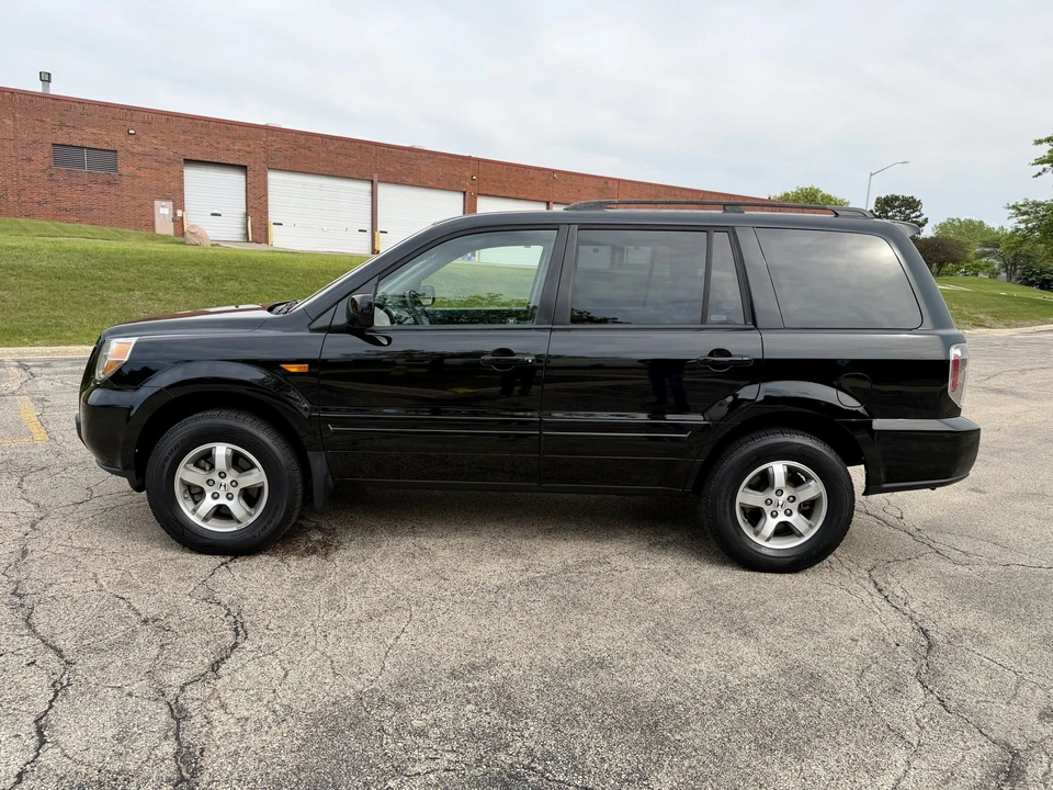 2008 Honda Pilot 1st Gen - Image 3 of 31