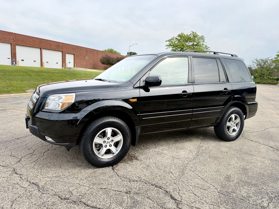2008 Honda Pilot 1st Gen - Image 2 of 31
