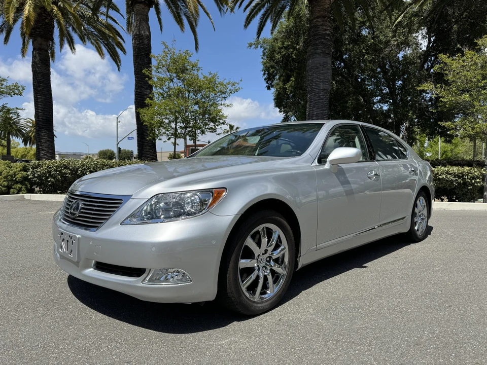 2008 Lexus LS 4th Gen - Image 2 of 31