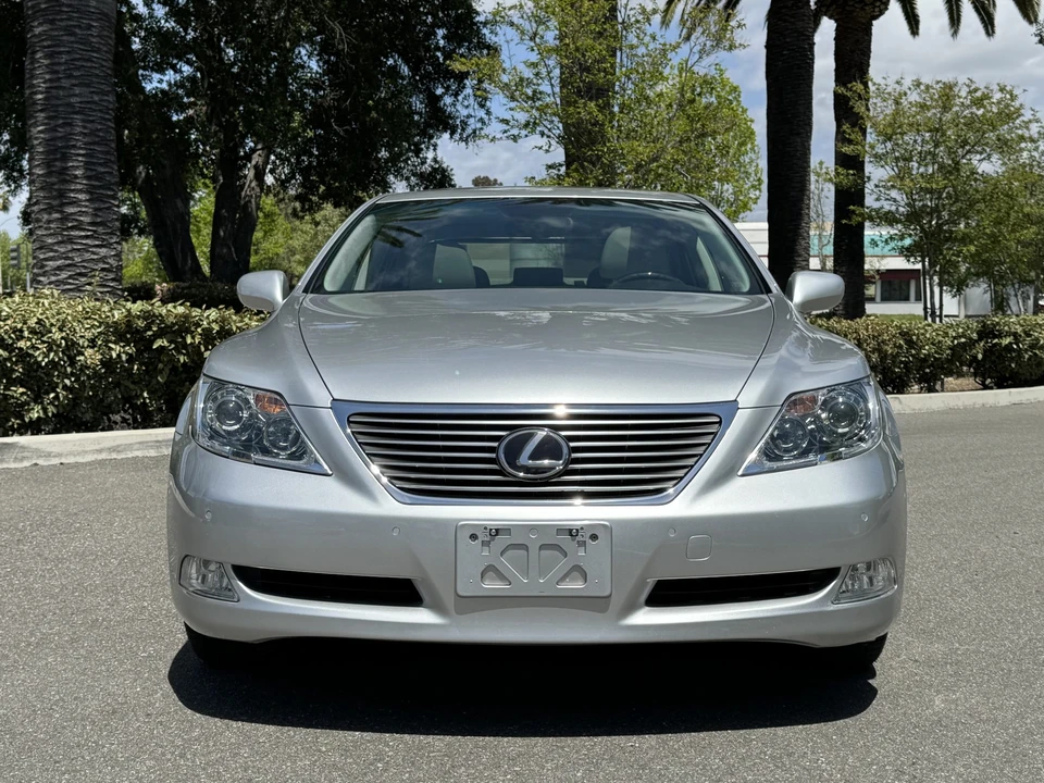 2008 Lexus LS 4th Gen - Image 9 of 31