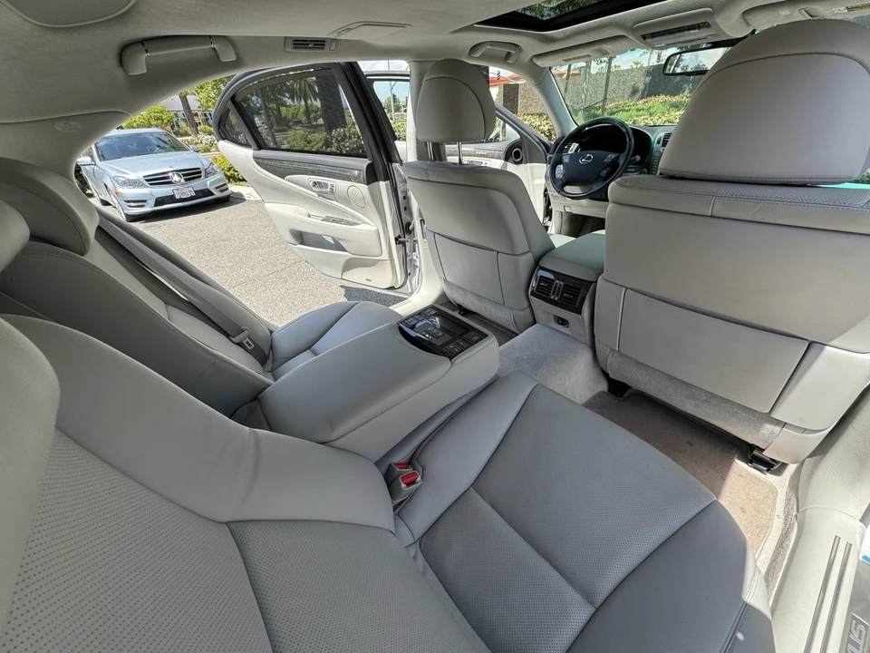 2008 Lexus LS 4th Gen - Image 31 of 31