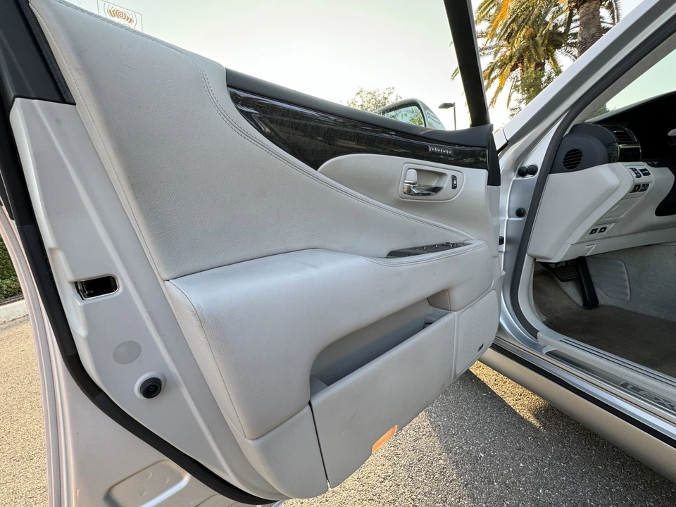 2008 Lexus LS 4th Gen - Image 20 of 31