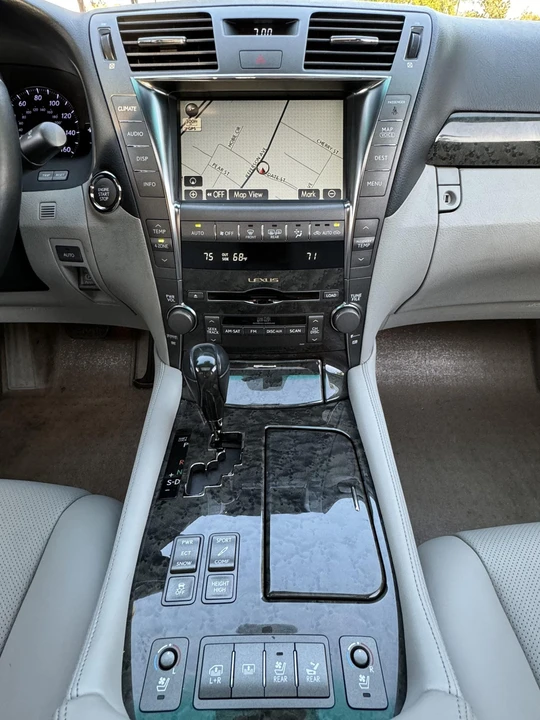2008 Lexus LS 4th Gen - Image 29 of 31