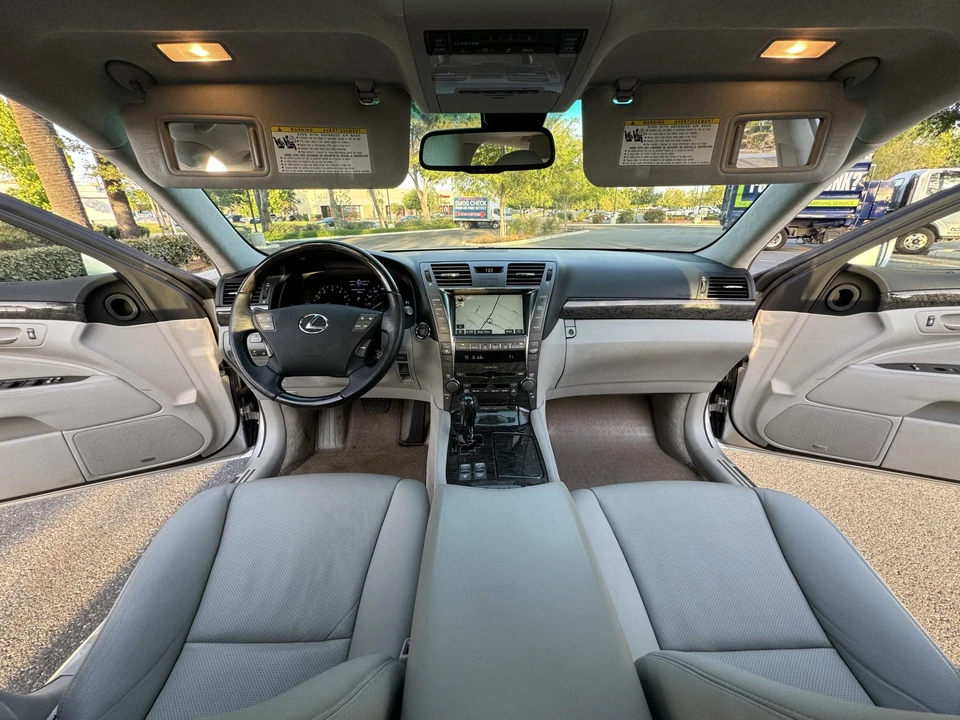 2008 Lexus LS 4th Gen - Image 25 of 31