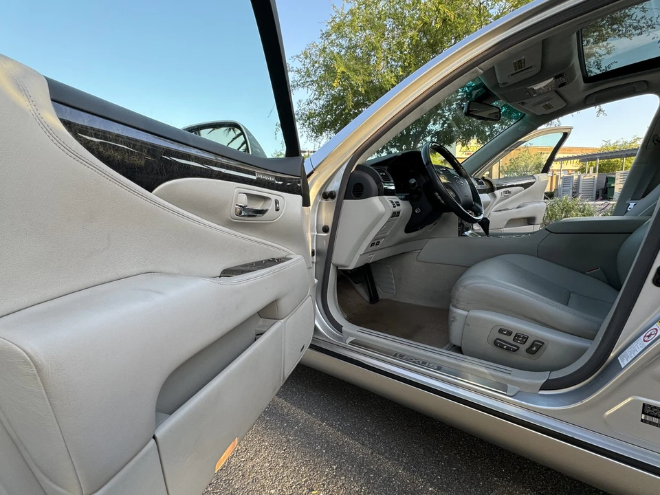 2008 Lexus LS 4th Gen - Image 21 of 31