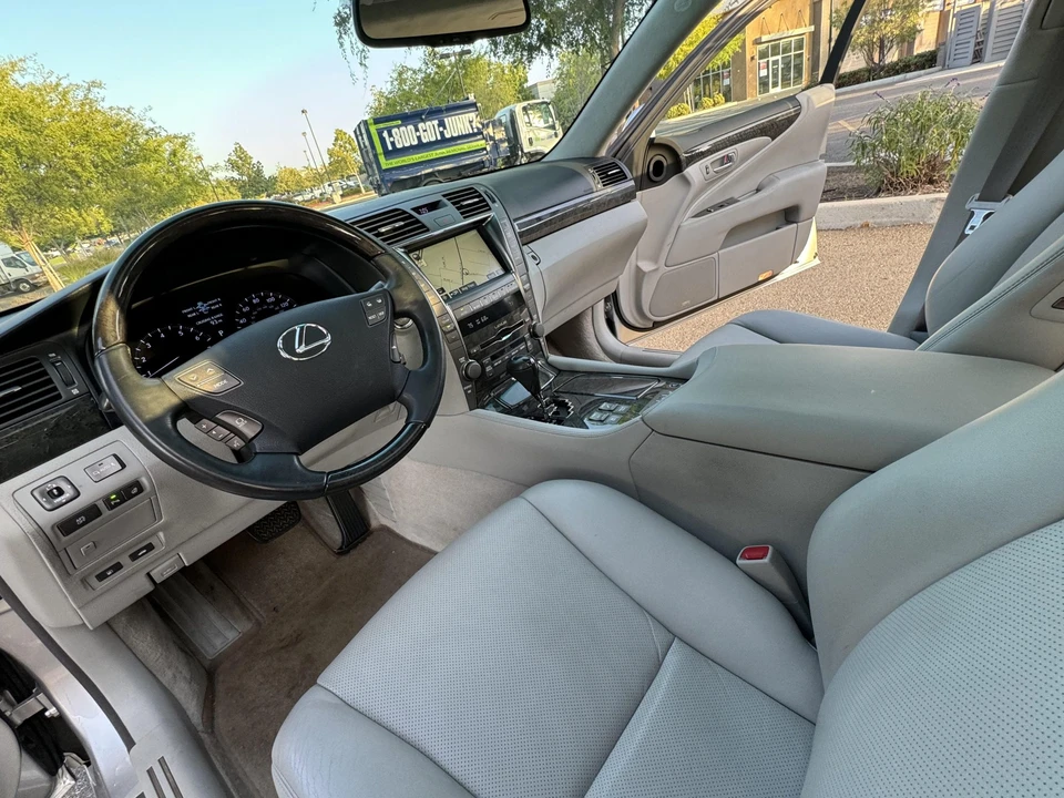 2008 Lexus LS 4th Gen - Image 26 of 31