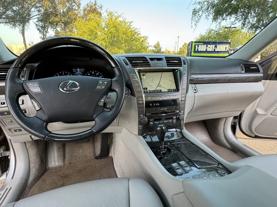 2008 Lexus LS 4th Gen - Image 27 of 31