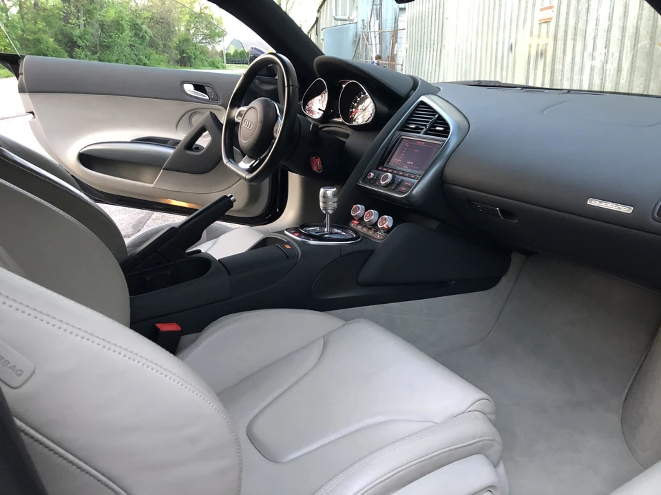 2009 Audi 42 R8 - Image 26 of 31