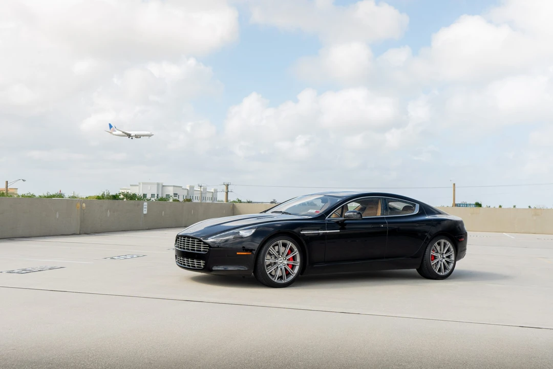 2010 Aston Martin Rapide - Image 26 of 31