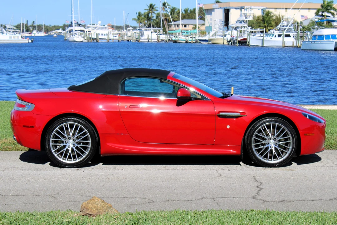 2010 Aston Martin V8 Vantage (2006-2017) - Image 11 of 31