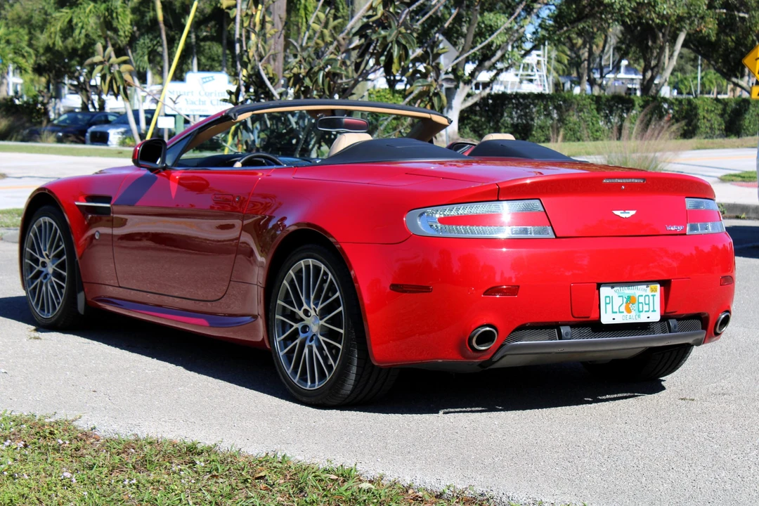 2010 Aston Martin V8 Vantage (2006-2017) - Image 4 of 31
