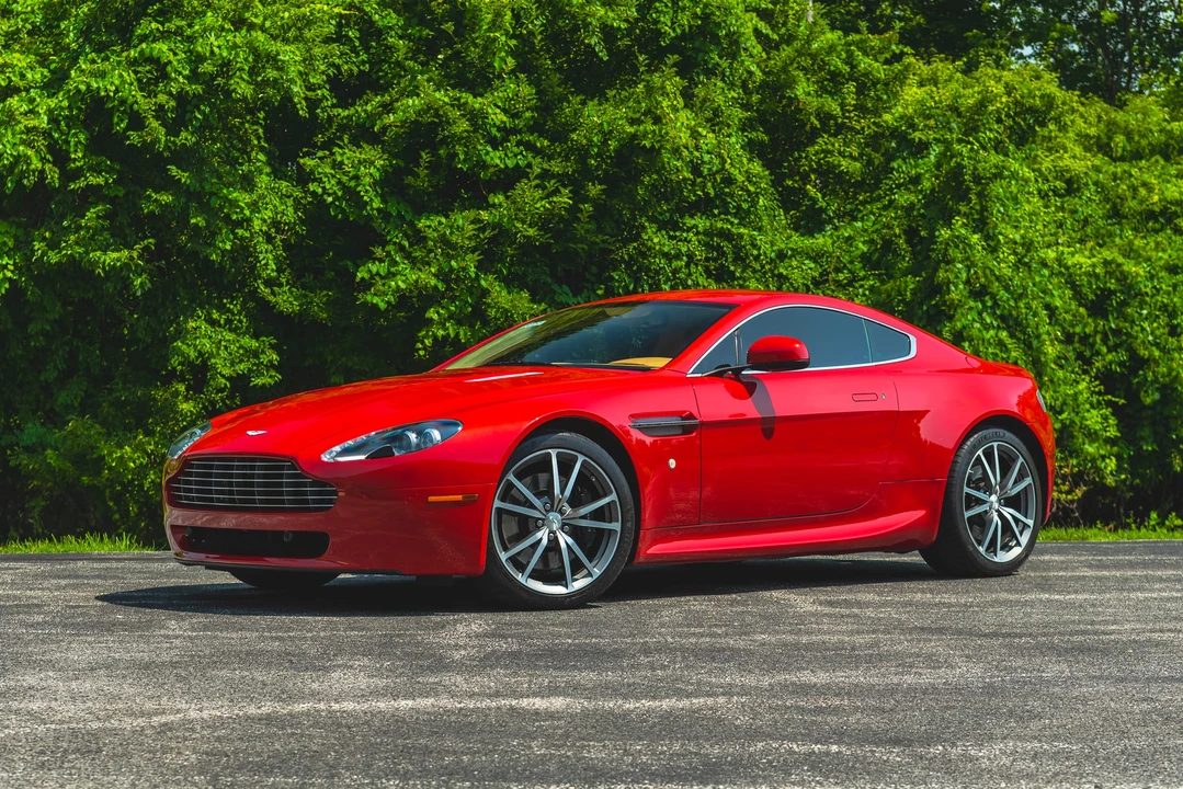 2010 Aston Martin V8 Vantage (2006-2017) - Image 5 of 31