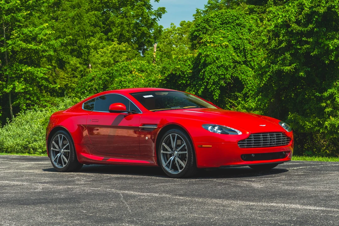 2010 Aston Martin V8 Vantage (2006-2017) - Image 25 of 31