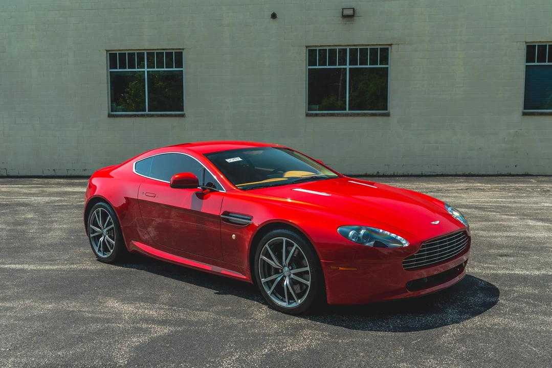 2010 Aston Martin V8 Vantage (2006-2017) - Image 28 of 31