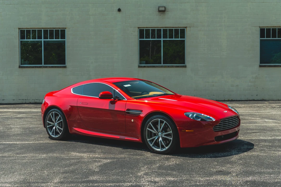 2010 Aston Martin V8 Vantage (2006-2017) - Image 27 of 31