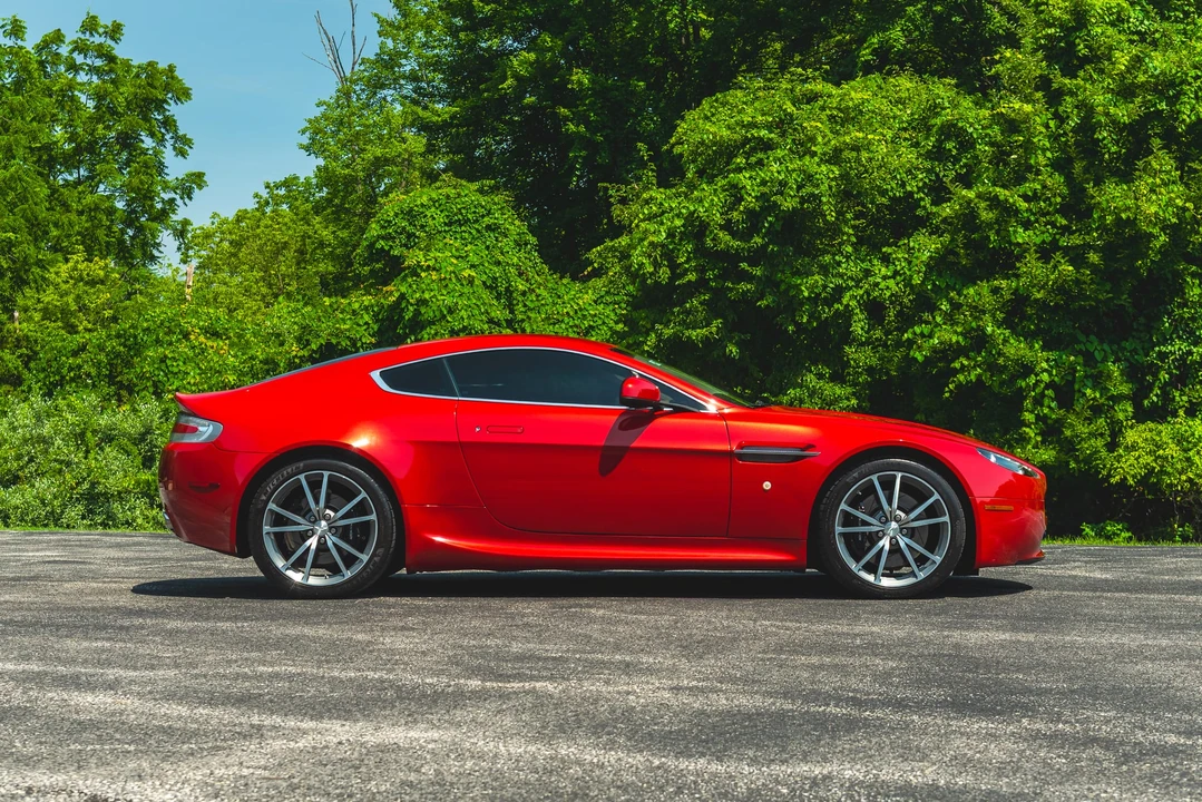 2010 Aston Martin V8 Vantage (2006-2017) - Image 24 of 31