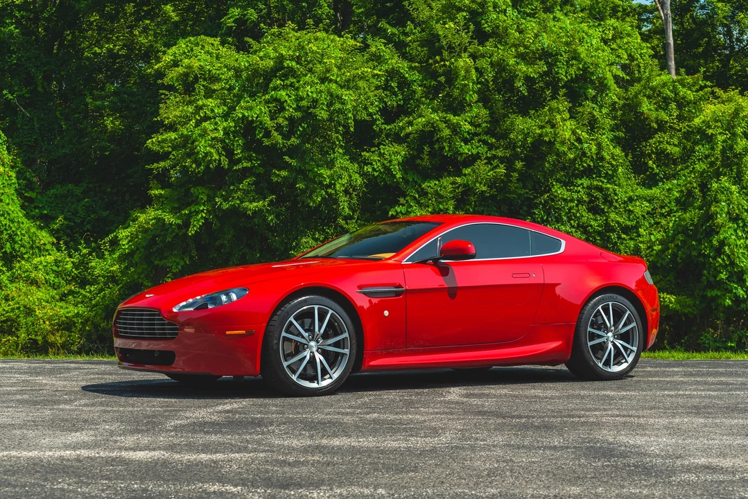 2010 Aston Martin V8 Vantage (2006-2017) - Image 6 of 31