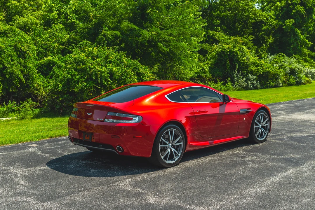 2010 Aston Martin V8 Vantage (2006-2017) - Image 21 of 31