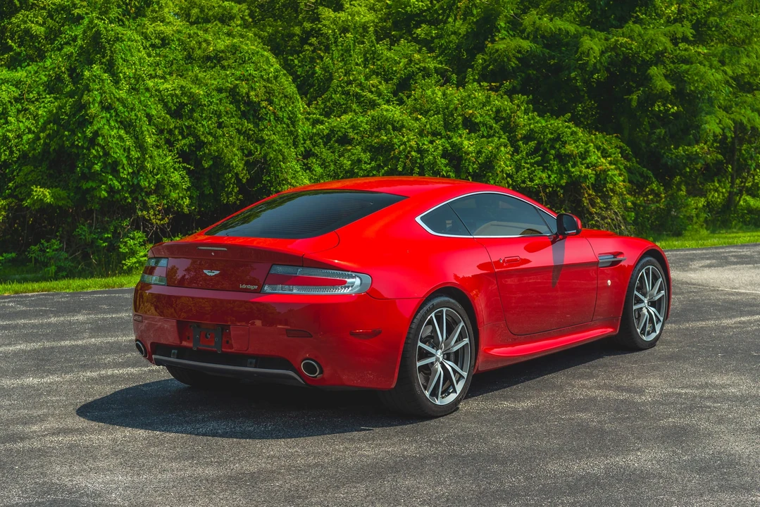 2010 Aston Martin V8 Vantage (2006-2017) - Image 19 of 31