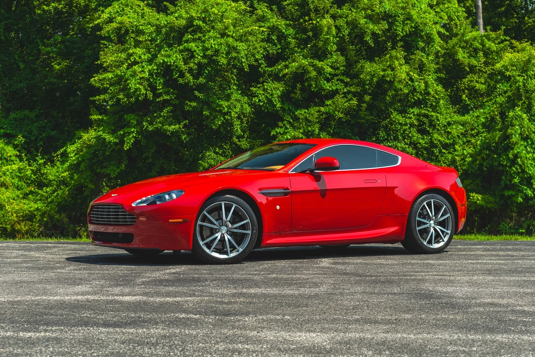 2010 Aston Martin V8 Vantage (2006-2017) - Image 7 of 31