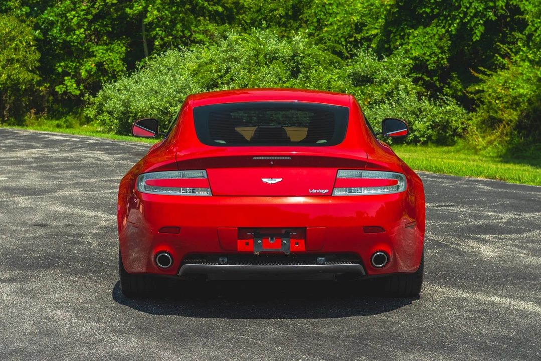 2010 Aston Martin V8 Vantage (2006-2017) - Image 17 of 31
