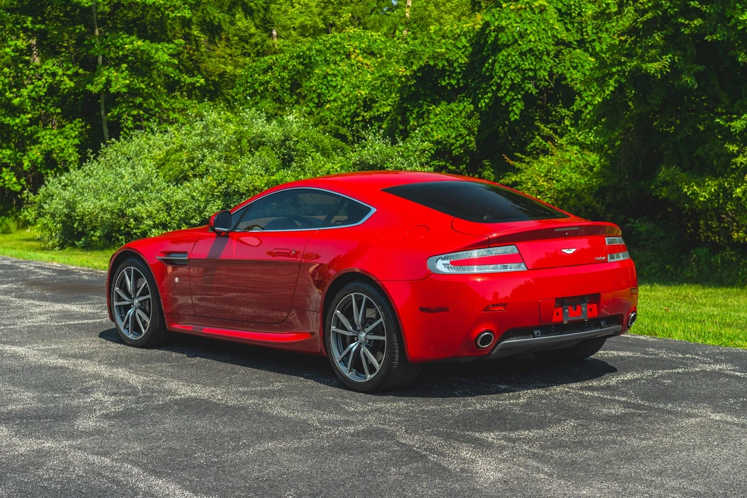 2010 Aston Martin V8 Vantage (2006-2017) - Image 13 of 31