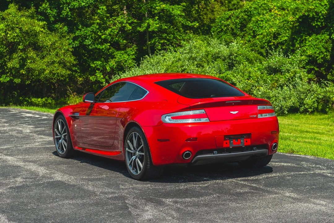 2010 Aston Martin V8 Vantage (2006-2017) - Image 14 of 31