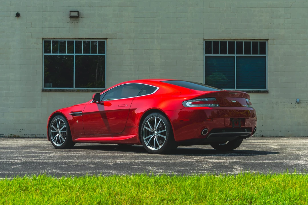 2010 Aston Martin V8 Vantage (2006-2017) - Image 11 of 31