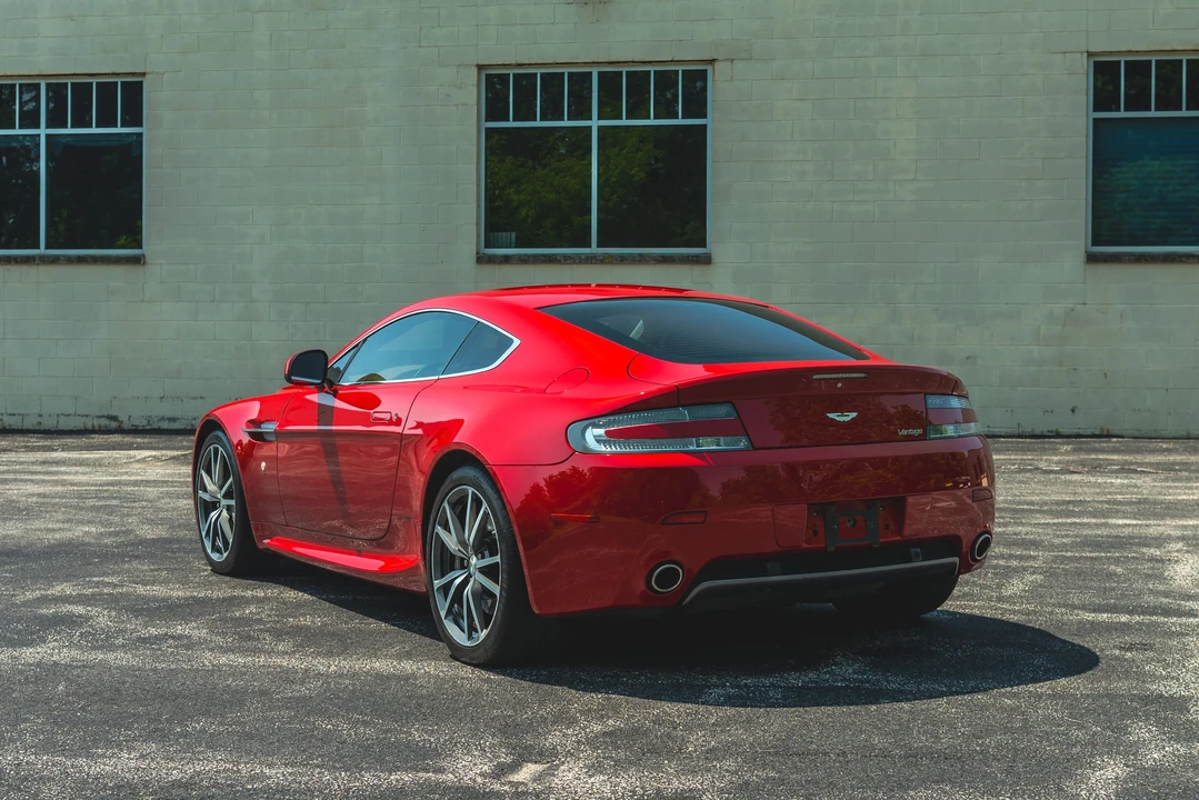 2010 Aston Martin V8 Vantage (2006-2017) - Image 16 of 31