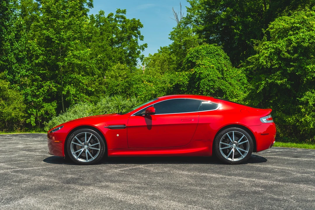 2010 Aston Martin V8 Vantage (2006-2017) - Image 8 of 31
