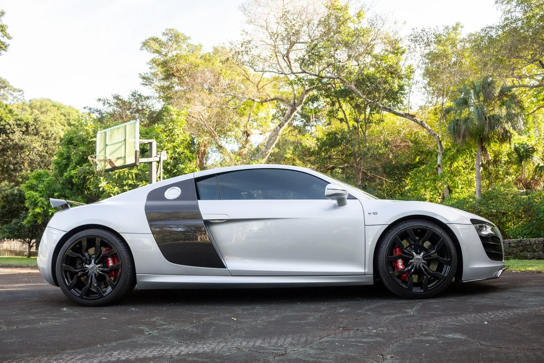 2010 Audi 42 R8 - Image 8 of 31