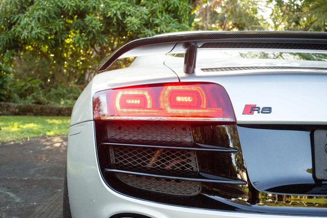 2010 Audi 42 R8 - Image 30 of 31