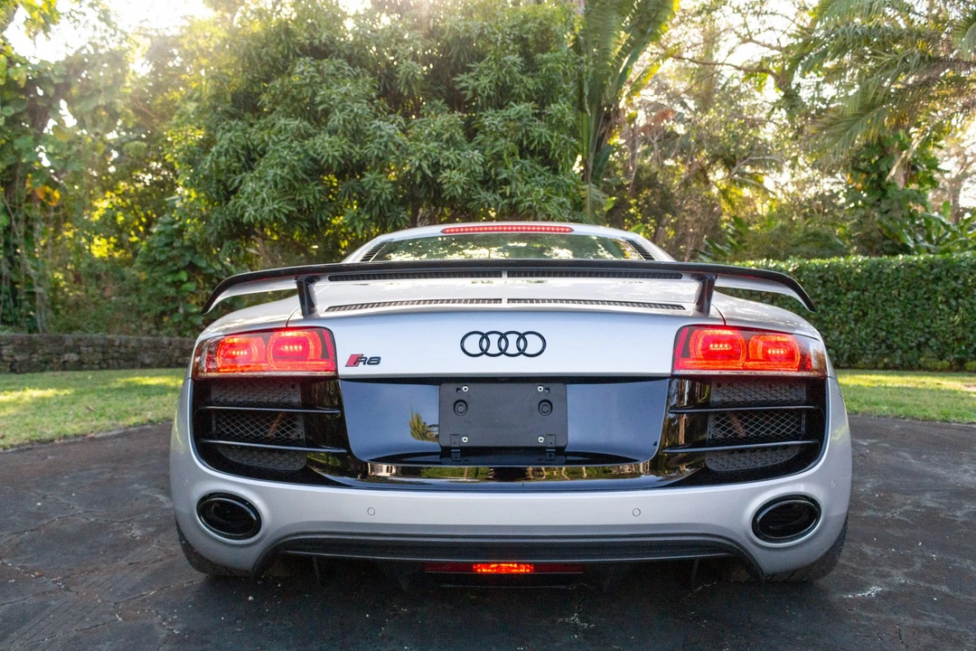 2010 Audi 42 R8 - Image 29 of 31