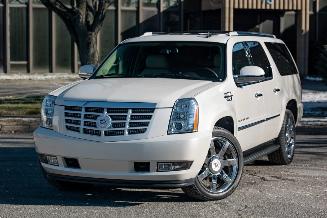 2010 Cadillac Escalade & EXT 3rd Gen - Image 5 of 31