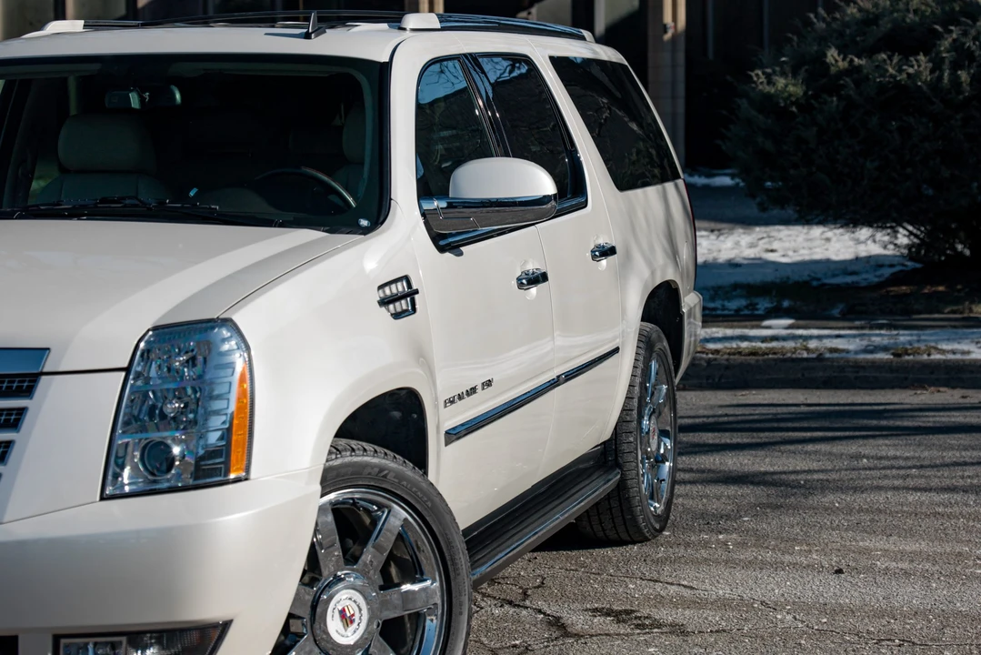 2010 Cadillac Escalade & EXT 3rd Gen - Image 21 of 31