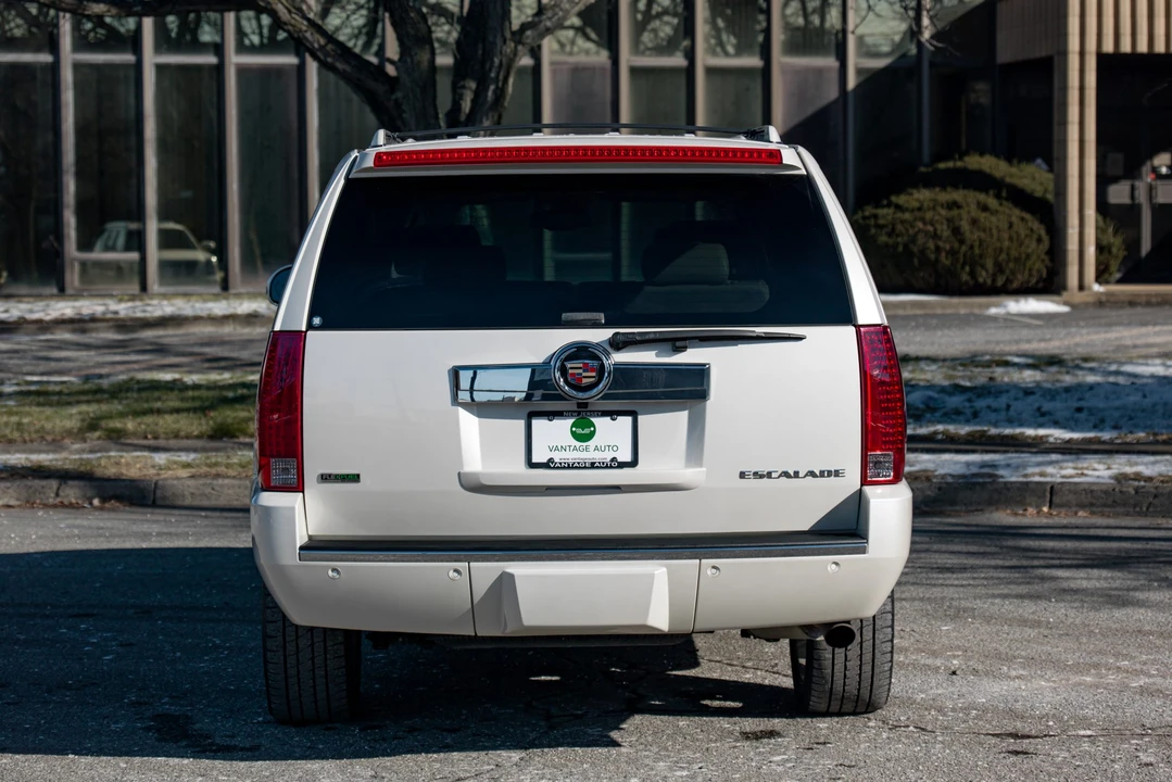 2010 Cadillac Escalade & EXT 3rd Gen - Image 9 of 31