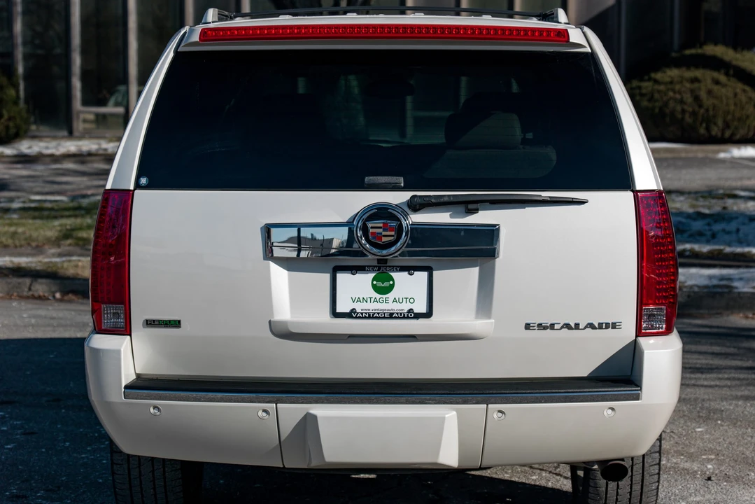 2010 Cadillac Escalade & EXT 3rd Gen - Image 11 of 31