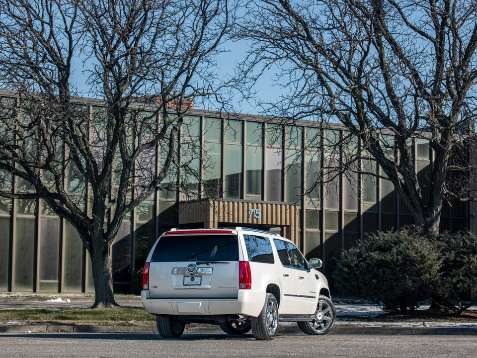 2010 Cadillac Escalade & EXT 3rd Gen - Image 14 of 31