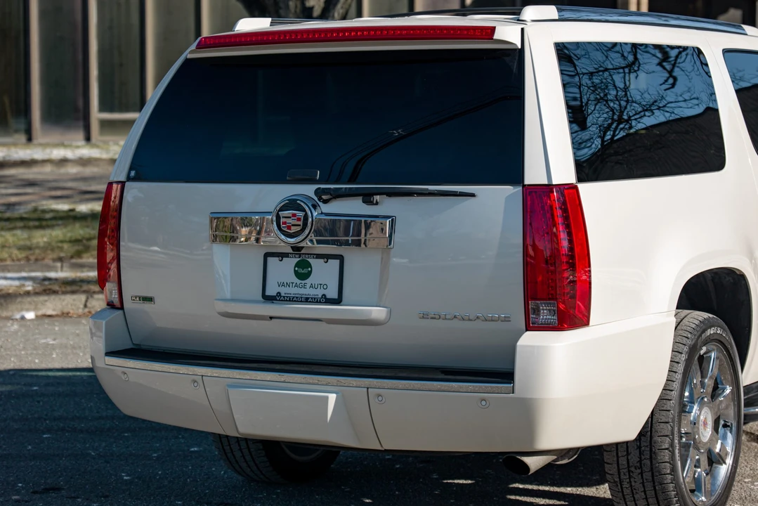 2010 Cadillac Escalade & EXT 3rd Gen - Image 27 of 31