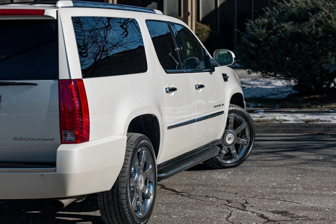 2010 Cadillac Escalade & EXT 3rd Gen - Image 28 of 31