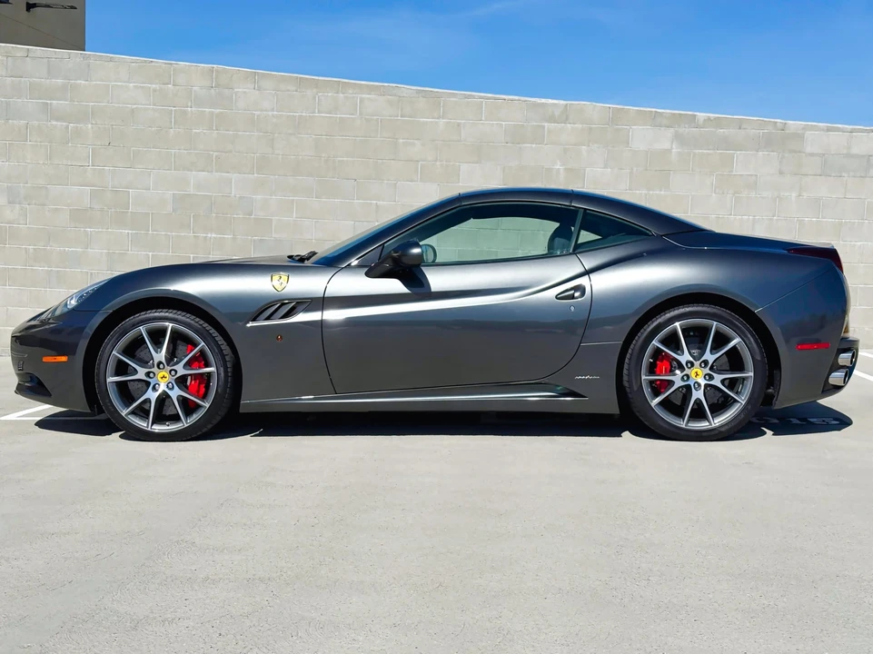 2010 Ferrari California - Image 13 of 31