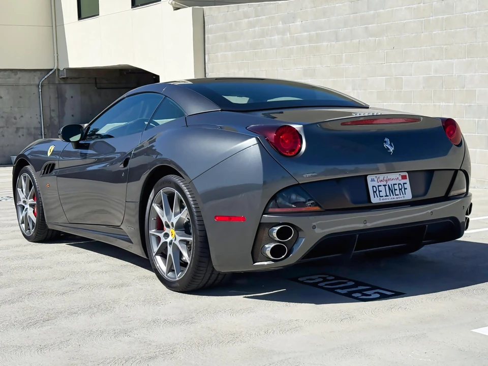 2010 Ferrari California - Image 12 of 31