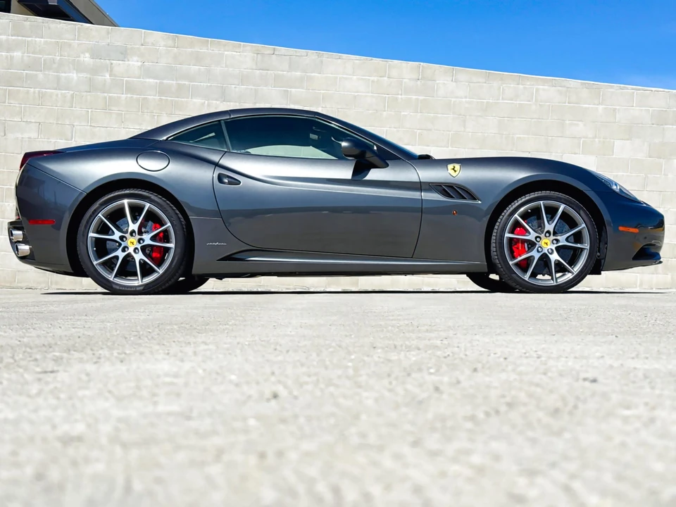 2010 Ferrari California - Image 8 of 31