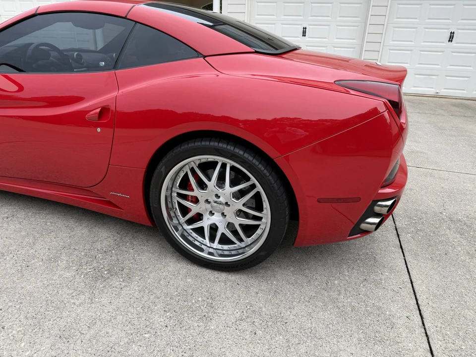 2010 Ferrari California - Image 26 of 31
