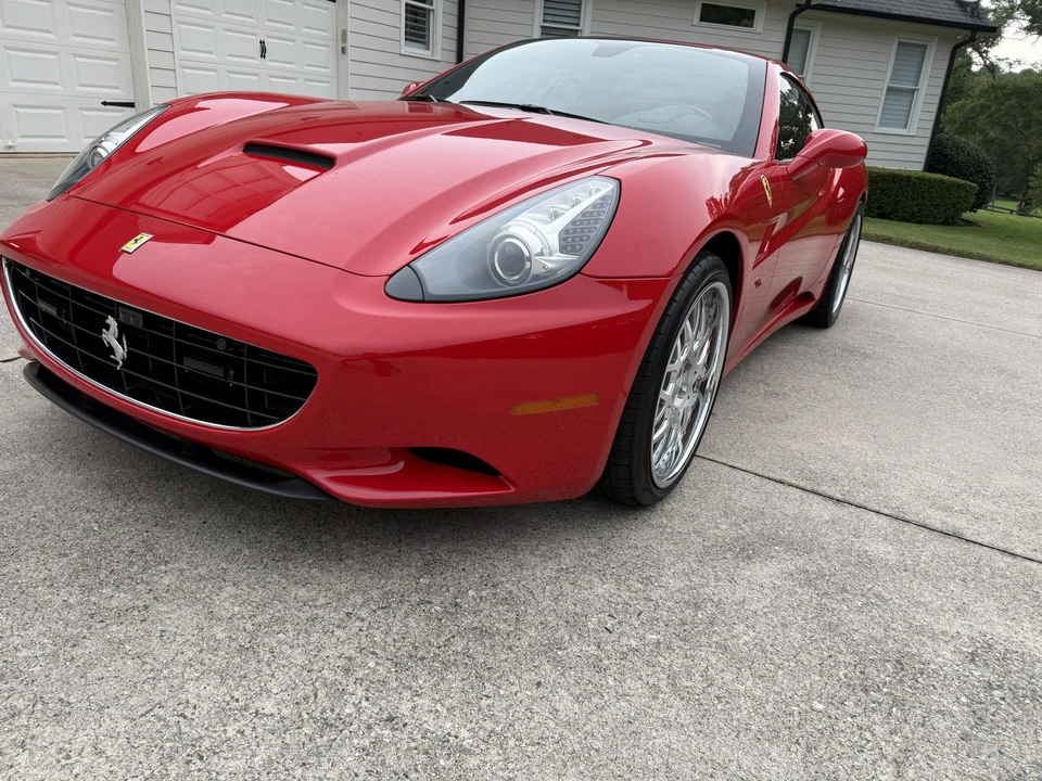 2010 Ferrari California - Image 17 of 31
