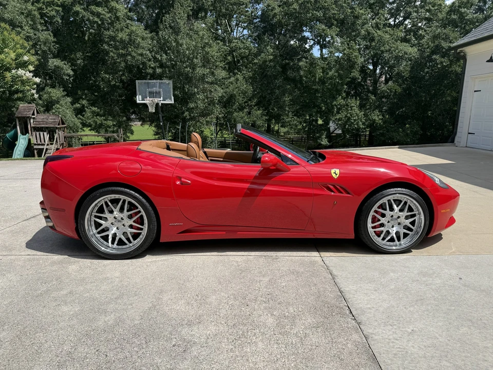 2010 Ferrari California - Image 5 of 31