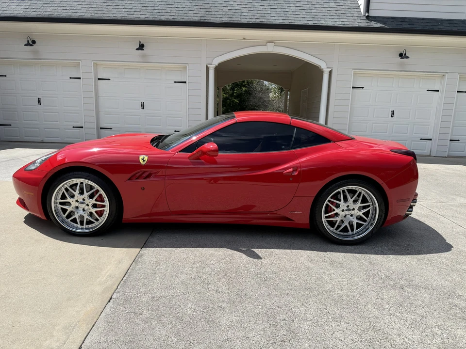 2010 Ferrari California - Image 8 of 31
