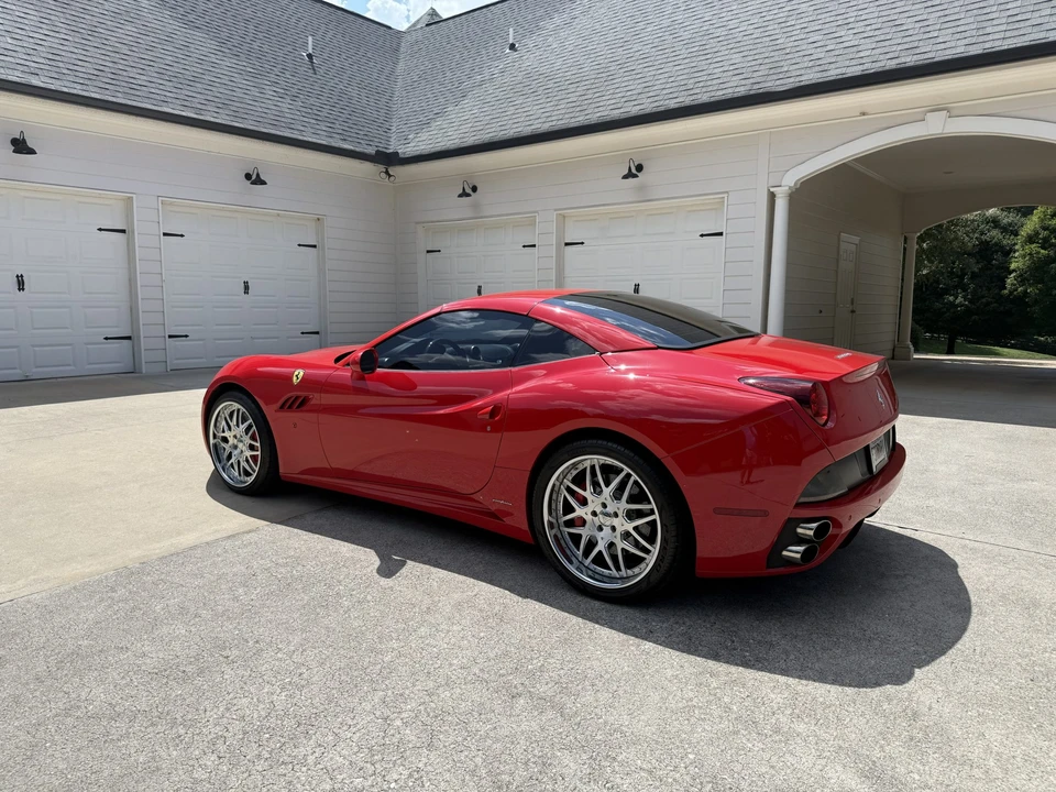 2010 Ferrari California - Image 9 of 31