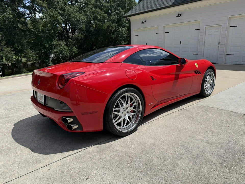 2010 Ferrari California - Image 11 of 31